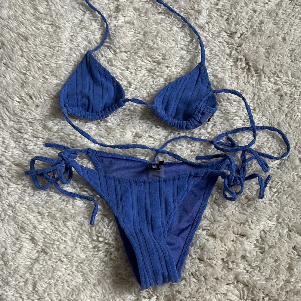 Blue/Purple Vinca Triangl